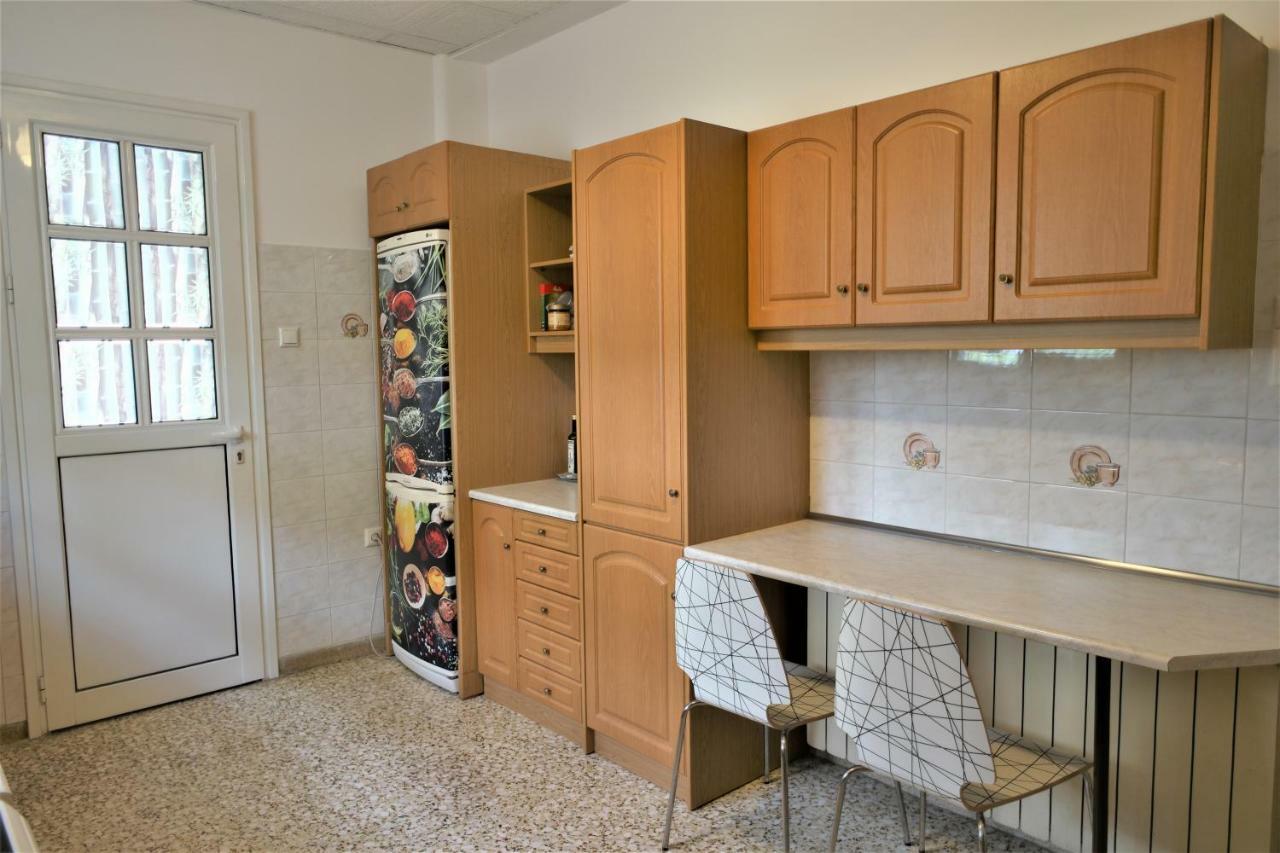 Zefyros Super Cool Apartments Next To Alimos Riviera Athena Bagian luar foto