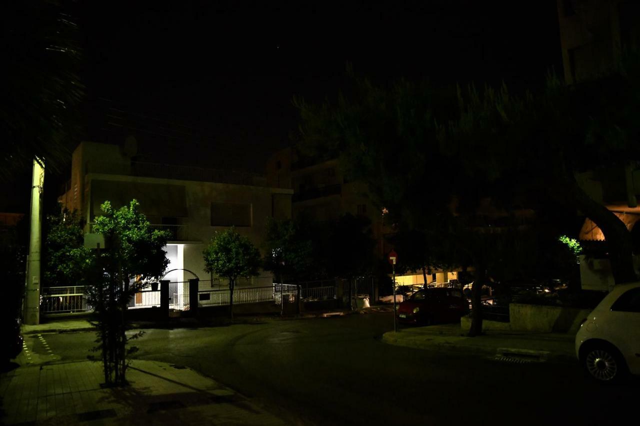 Zefyros Super Cool Apartments Next To Alimos Riviera Athena Bagian luar foto